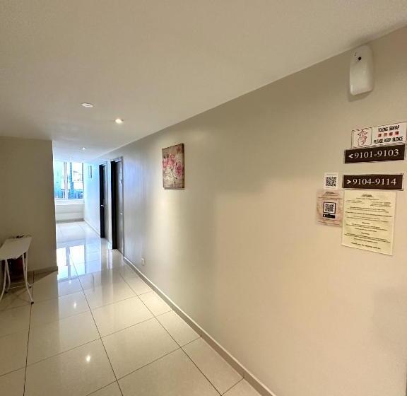 De Uptown Hotel @ P.j. 222