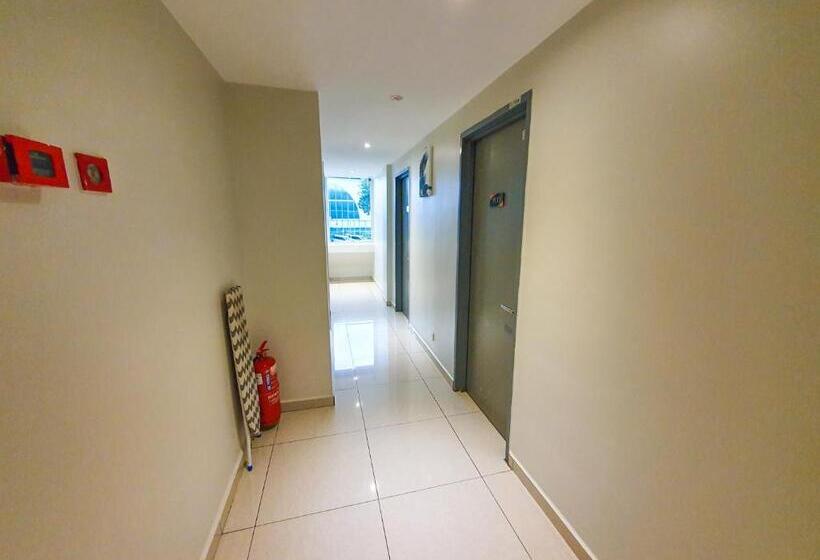 De Uptown Hotel @ P.j. 222