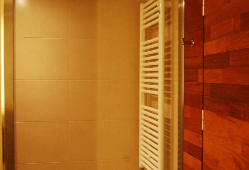 酒店 Hospedería San Juan De La Peña