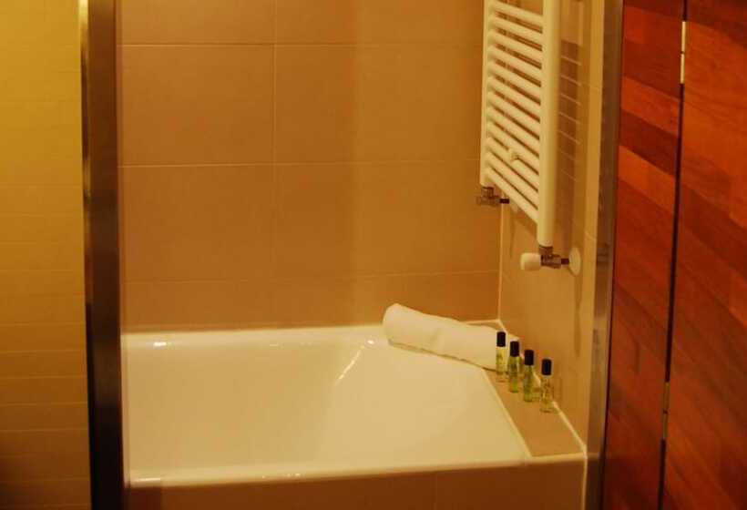 酒店 Hospedería San Juan De La Peña