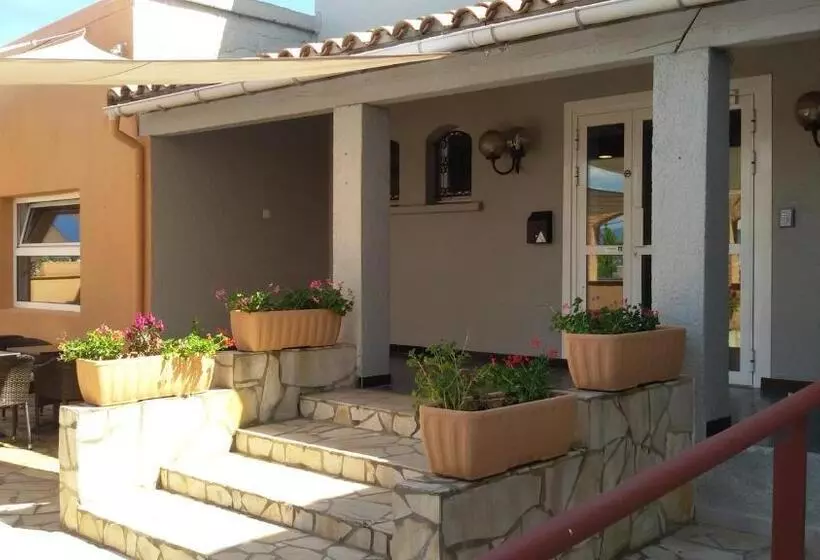 هتل Hôtel Le Floreal