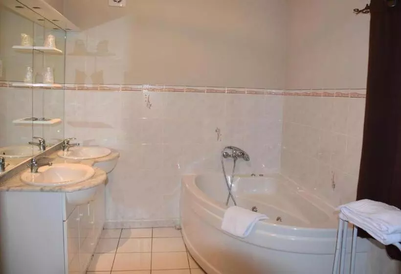 هتل Hôtel Le Floreal