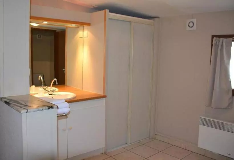 هتل Hôtel Le Floreal