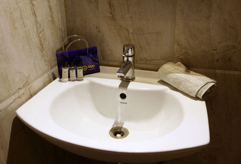 בית מלון כפרי Oyo Premium Allahabad Civil Lines