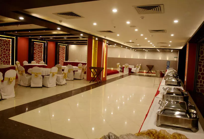 ホテル Oyo Premium Allahabad Civil Lines