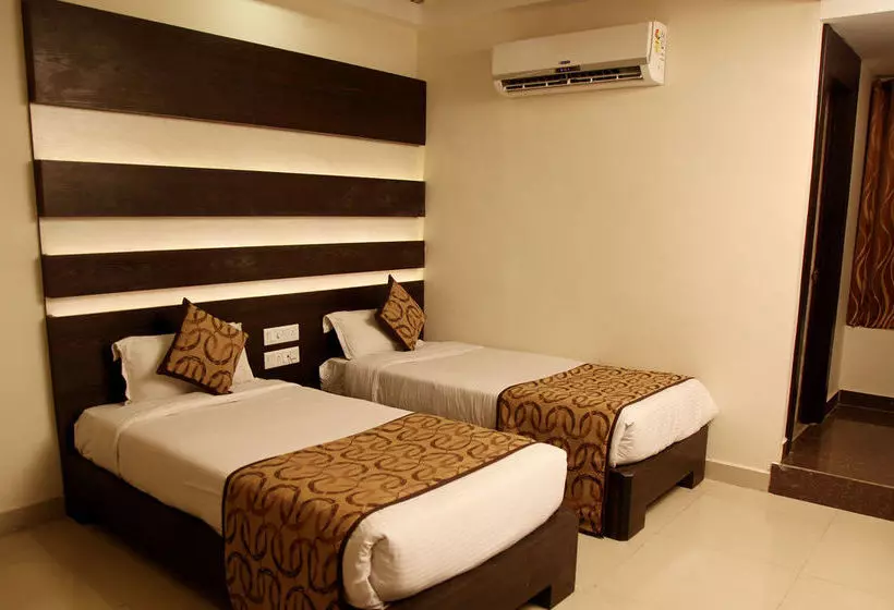 ホテル Oyo Premium Allahabad Civil Lines