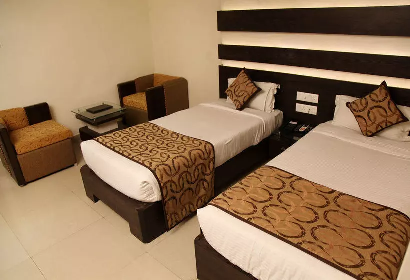 ホテル Oyo Premium Allahabad Civil Lines
