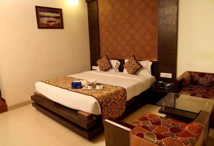 ホテル Oyo Premium Allahabad Civil Lines