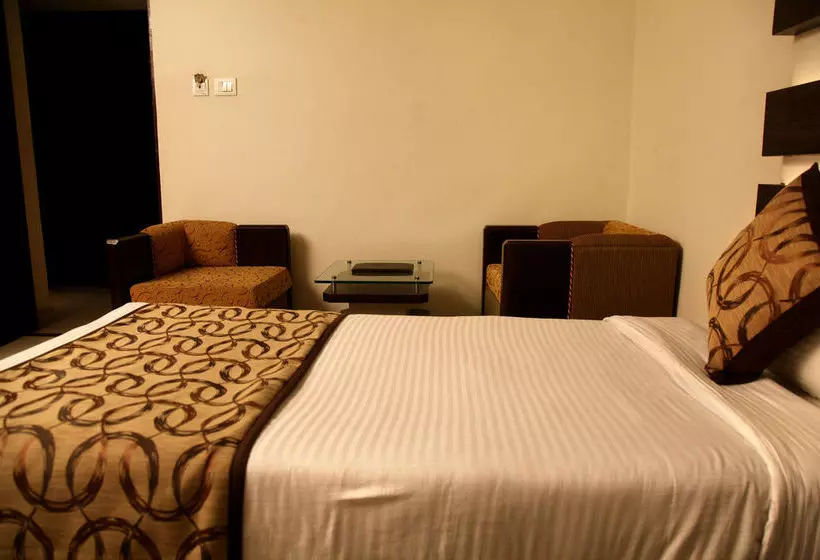 ホテル Oyo Premium Allahabad Civil Lines