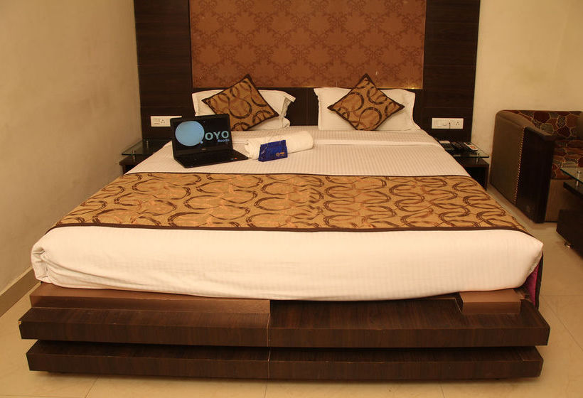 בית מלון כפרי Oyo Premium Allahabad Civil Lines