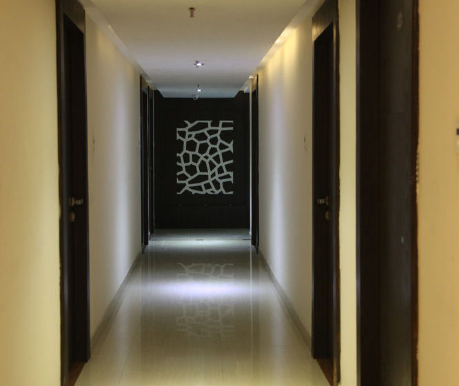 בית מלון כפרי Oyo Premium Allahabad Civil Lines