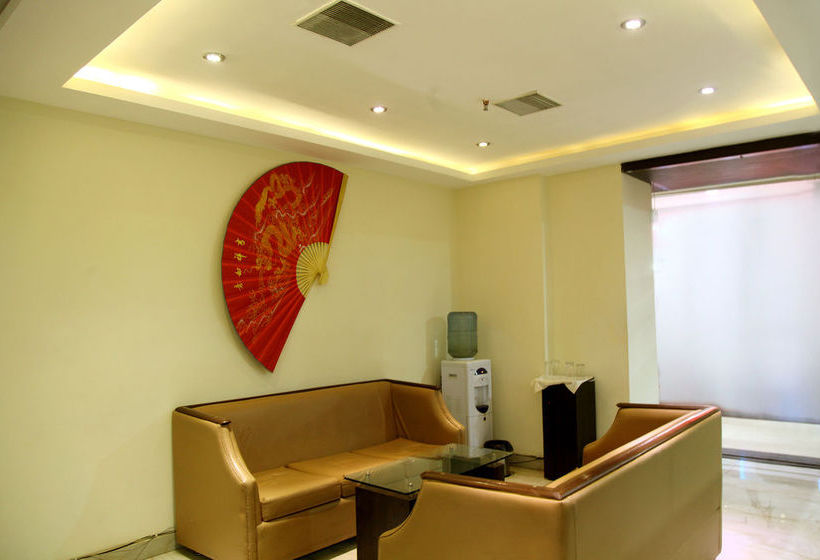 בית מלון כפרי Oyo Premium Allahabad Civil Lines