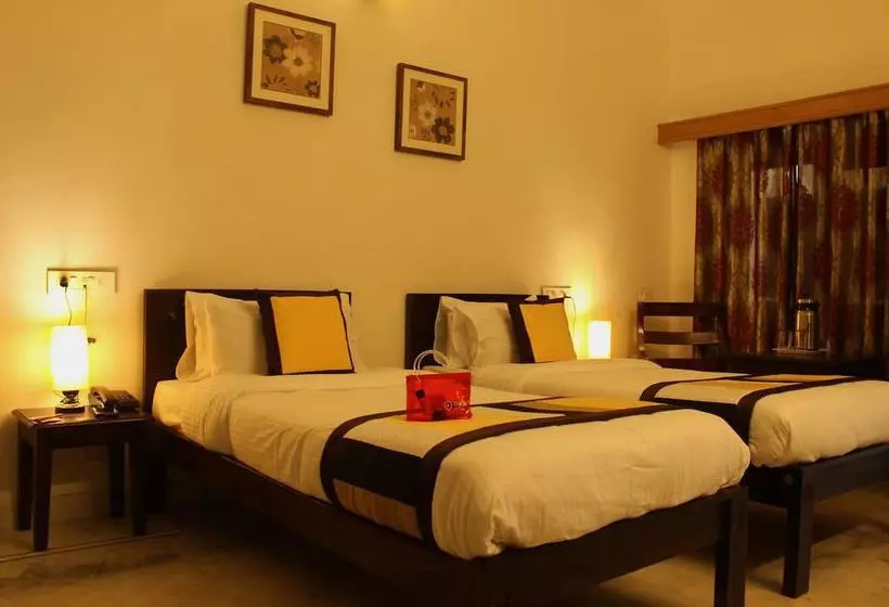 בית מלון כפרי Oyo Rooms Lake Palace Road