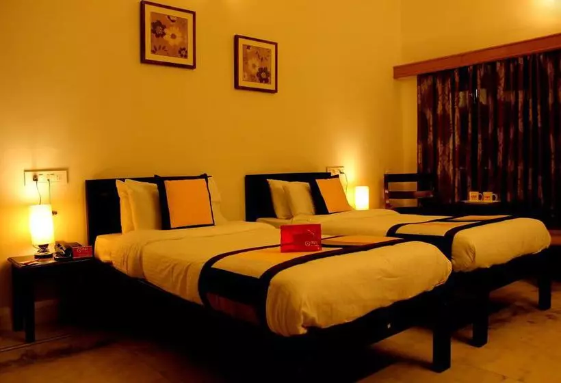 בית מלון כפרי Oyo Rooms Lake Palace Road