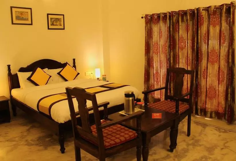 בית מלון כפרי Oyo Rooms Lake Palace Road