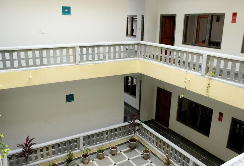 فندق Oyo Rooms Lake Palace Road