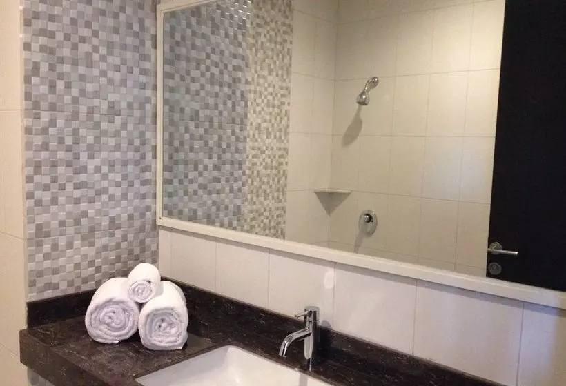 ホテル Puri Indah & Convention