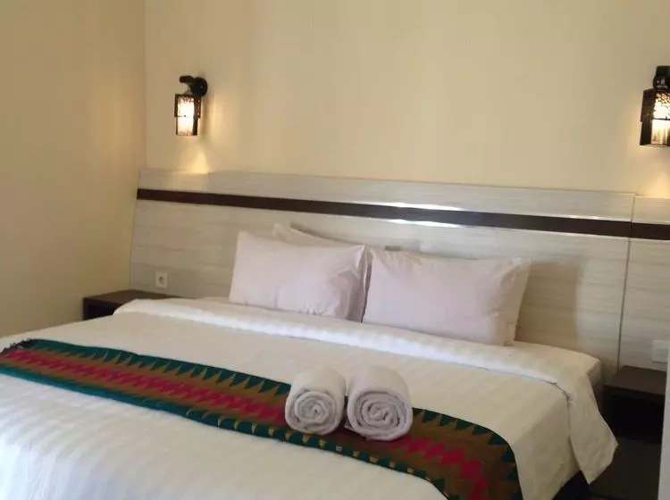 ホテル Puri Indah & Convention