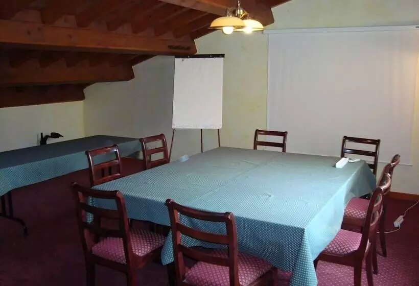 Отель Restaurant La Martiniere