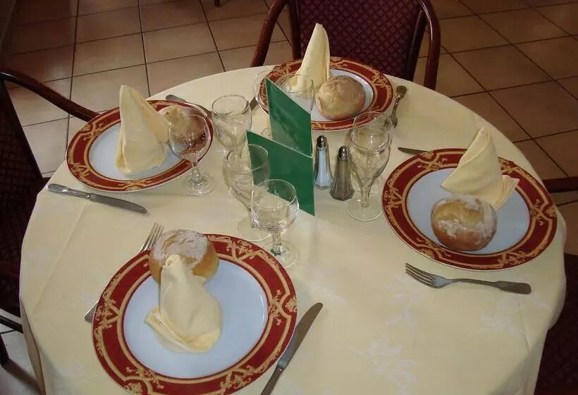 Отель Restaurant La Martiniere