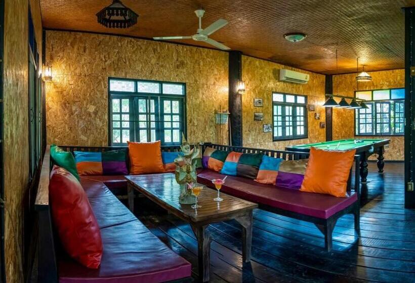 פנסיון Little Village Chiang Mai