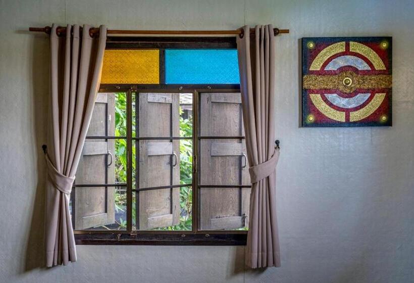 פנסיון Little Village Chiang Mai