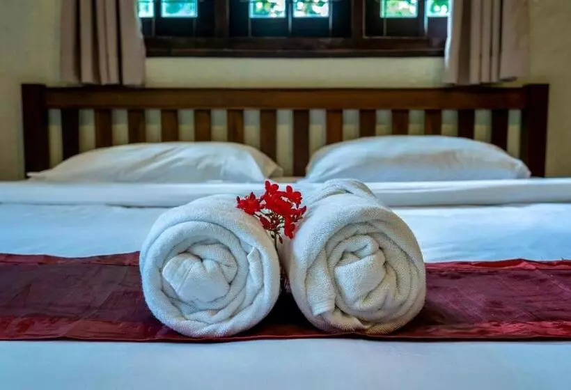 פנסיון Little Village Chiang Mai