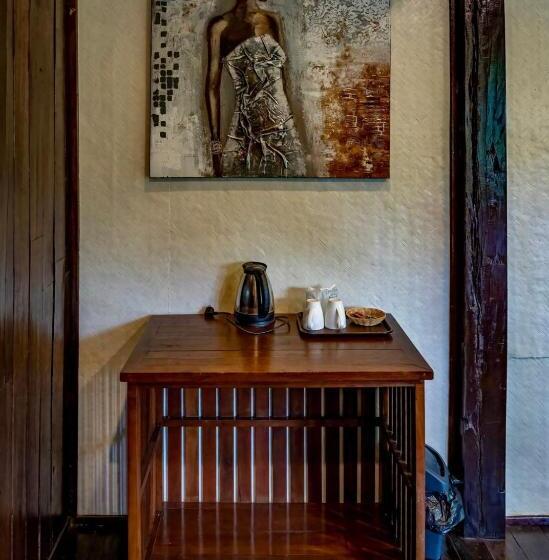 פנסיון Little Village Chiang Mai