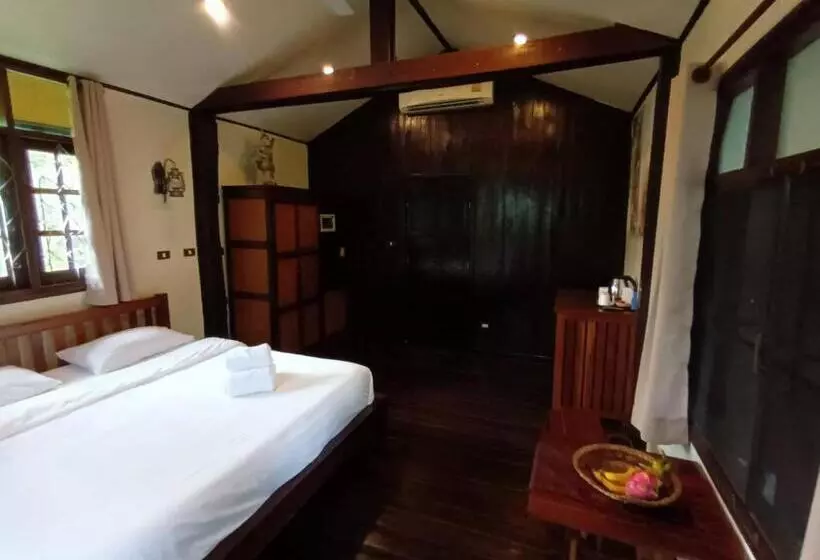 פנסיון Little Village Chiang Mai