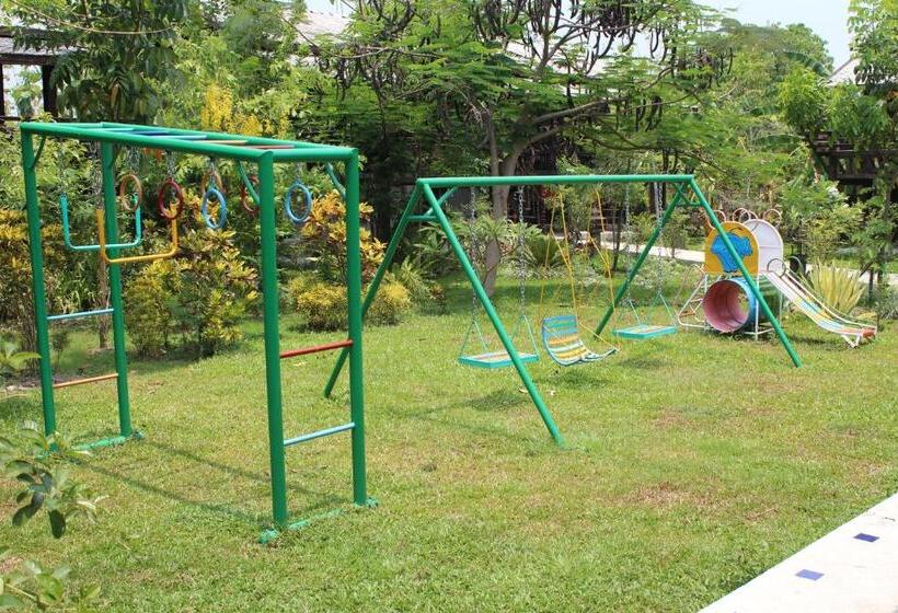 פנסיון Little Village Chiang Mai