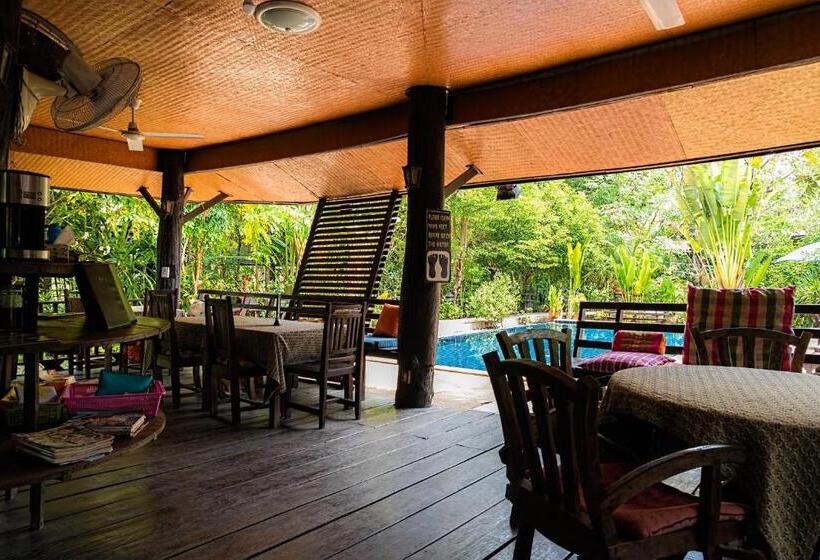 פנסיון Little Village Chiang Mai