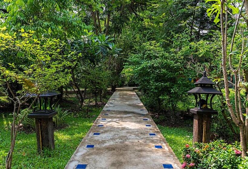 פנסיון Little Village Chiang Mai