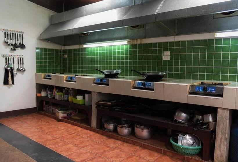 פנסיון Little Village Chiang Mai