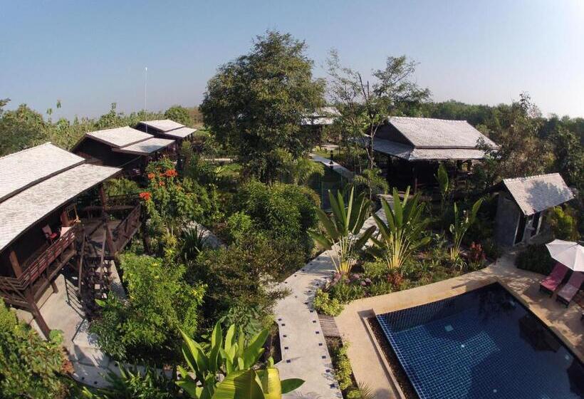 פנסיון Little Village Chiang Mai