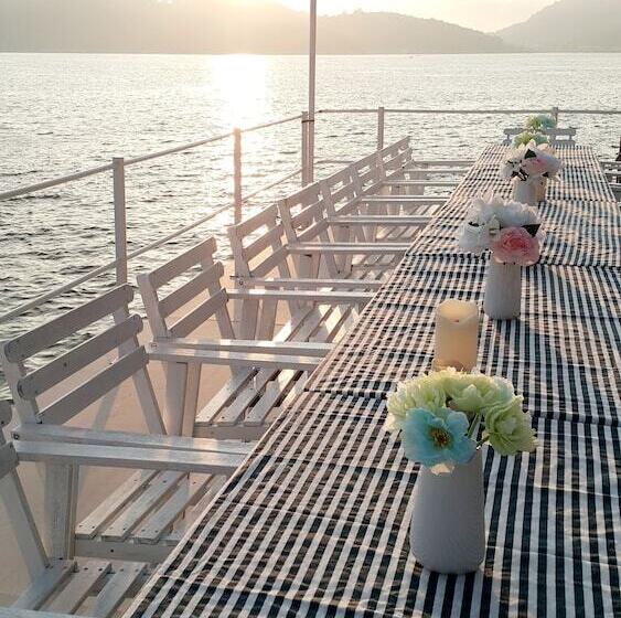 Rockbund Fishing Chalet