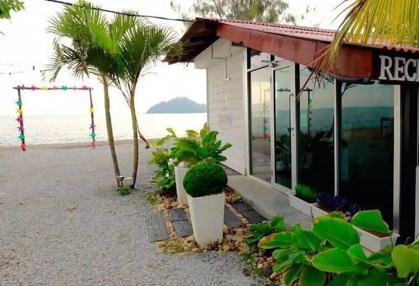 Rockbund Fishing Chalet