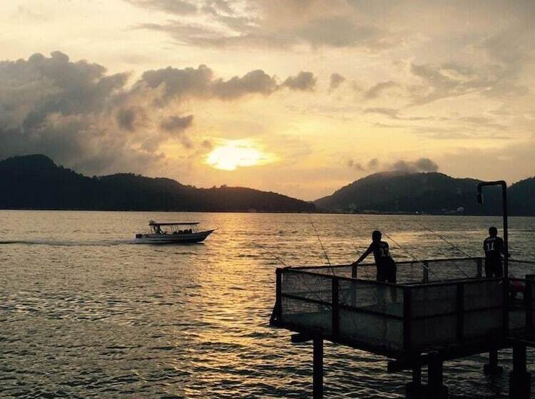 Rockbund Fishing Chalet