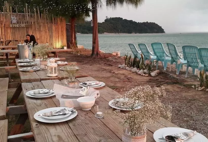 Rockbund Fishing Chalet