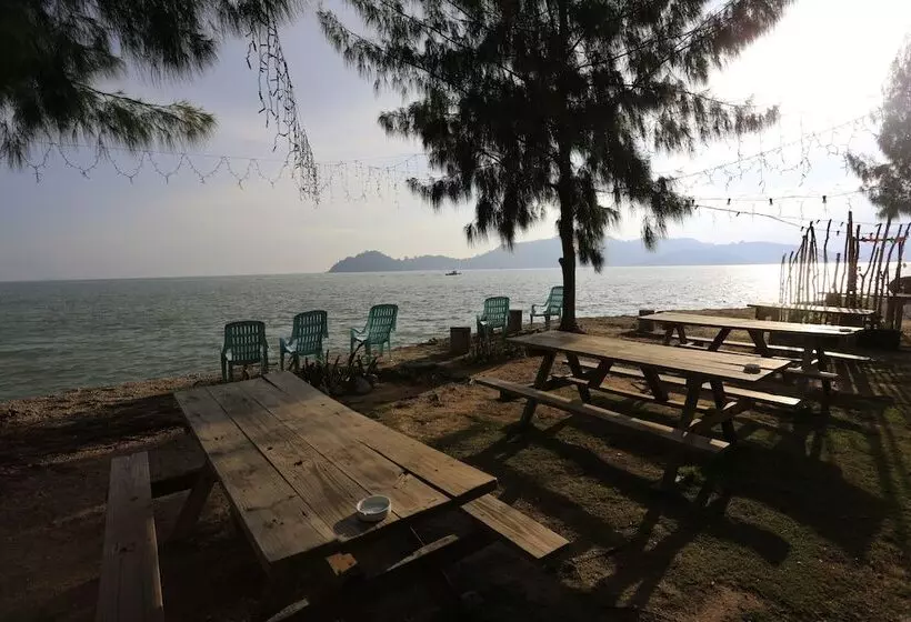 Rockbund Fishing Chalet