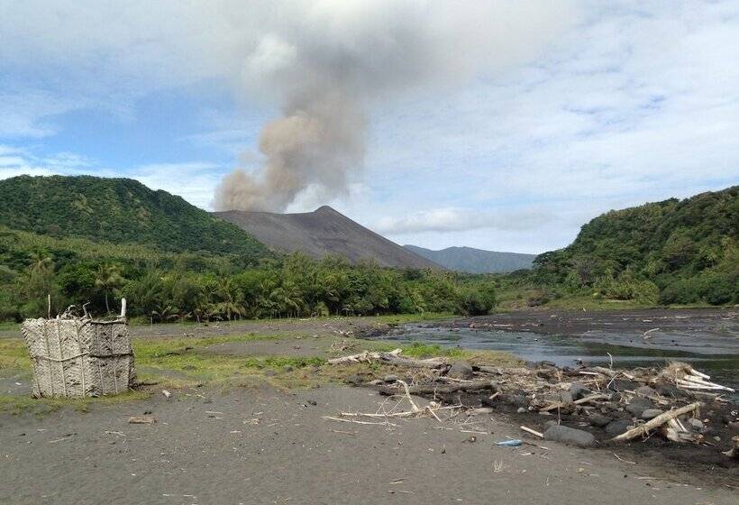 Bed and Breakfast Volcano Island Paradise