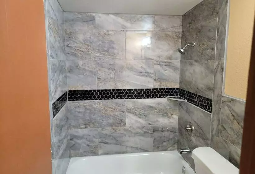 Budget Host Motel Gainesville