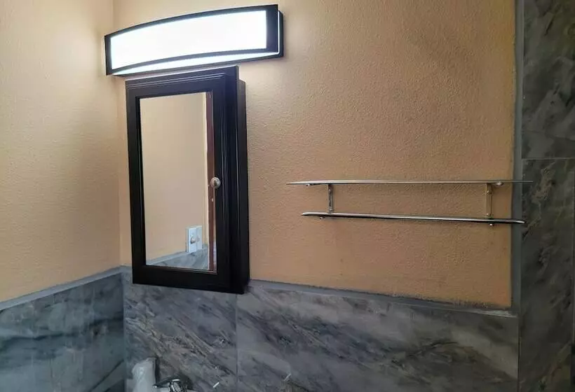 Budget Host Motel Gainesville