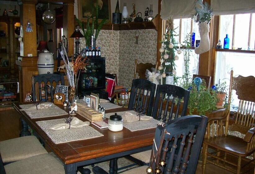 Cobblestone Bed And Breakfast