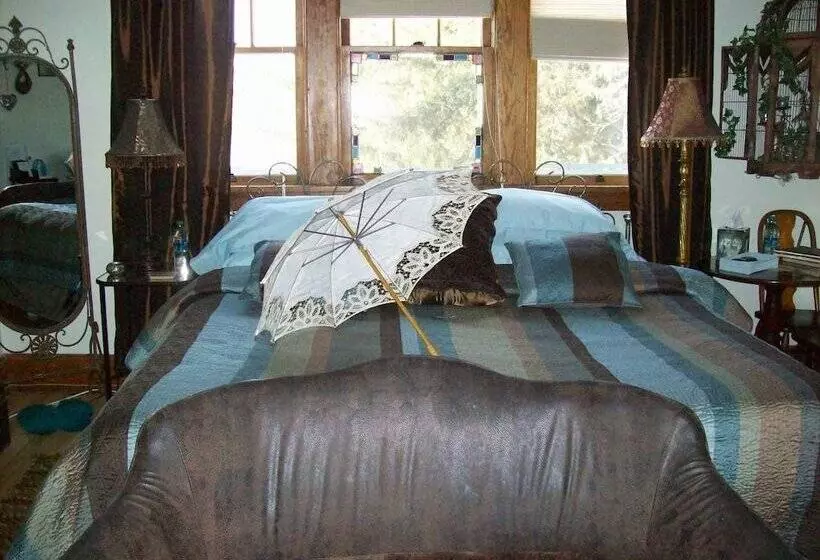 Cobblestone Bed And Breakfast