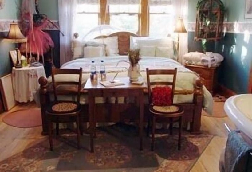 Cobblestone Bed And Breakfast