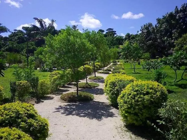 هتل Alofa Beach Bungalows