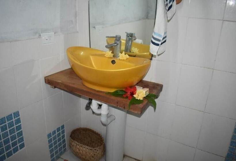 ホテル Alofa Beach Bungalows