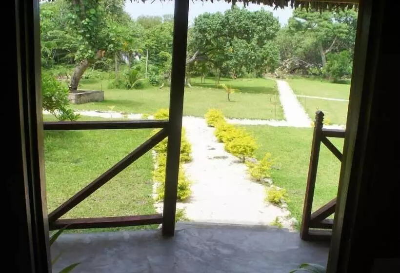 هتل Alofa Beach Bungalows