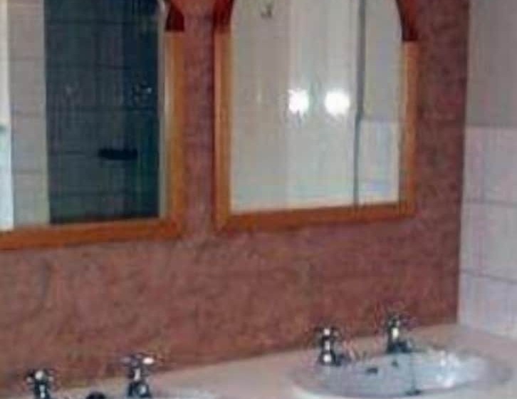 Отель Hayesthorpe