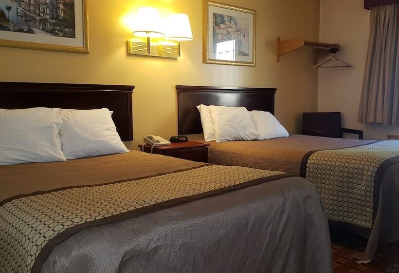 Отель Mountaineer Inn